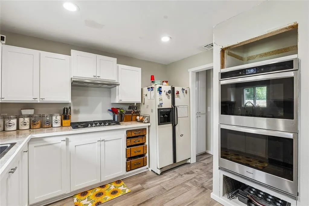 Photo 12 — 905 Crestmoor Drive, Moore, OK 73160