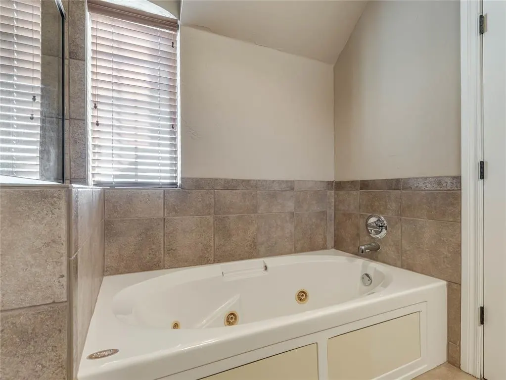 Photo 17 — 4208 Brownwood Lane, Norman, OK 73072