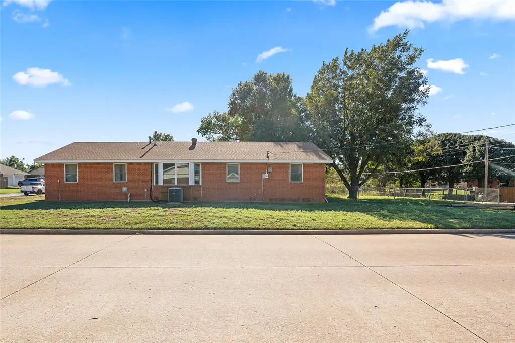 Photo 4 — 400 Cherokee Lane, El Reno, OK 73036