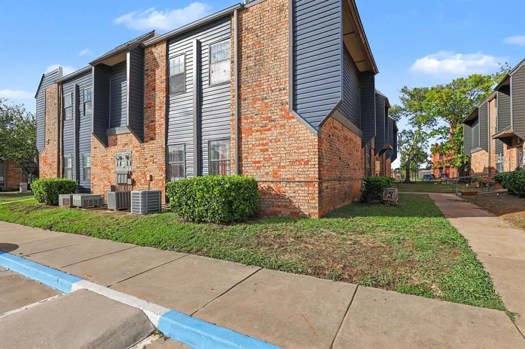 Front exterior — 401 SE 12th Avenue 259, Norman, OK 73071