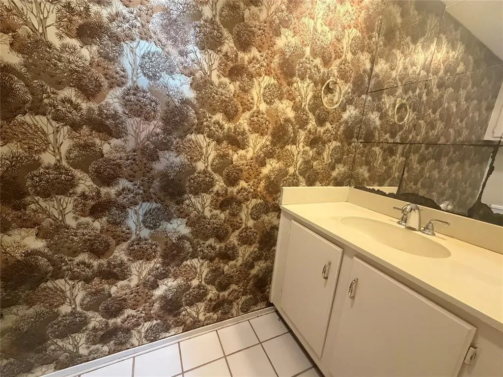 Photo 8 — 9759 Hefner Village Boulevard, Oklahoma City, OK 73162