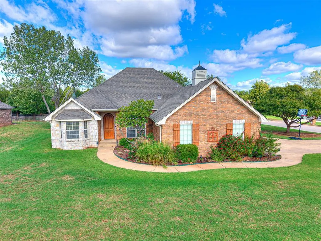 Front exterior — 1612 Lady Lane, Shawnee, OK 74804