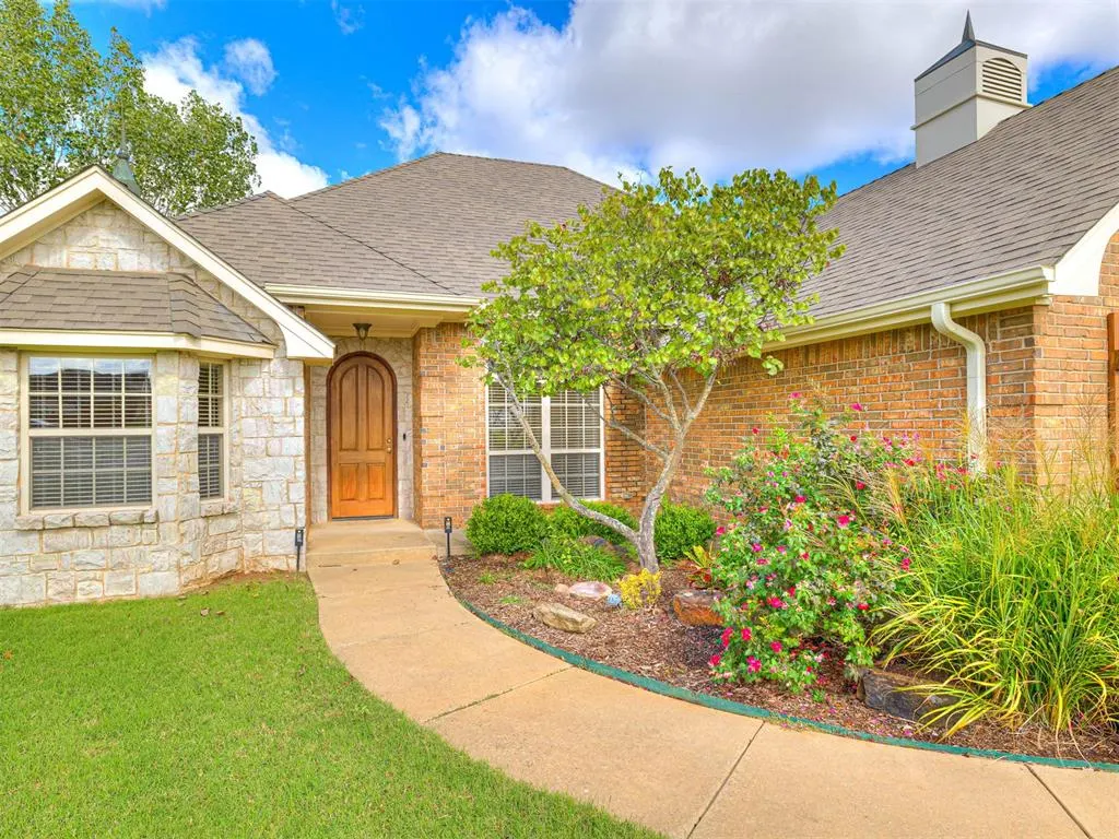 Photo 3 — 1612 Lady Lane, Shawnee, OK 74804