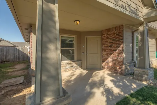 Photo 4 — 927 SW 92nd Street, Oklahoma City, OK 73139