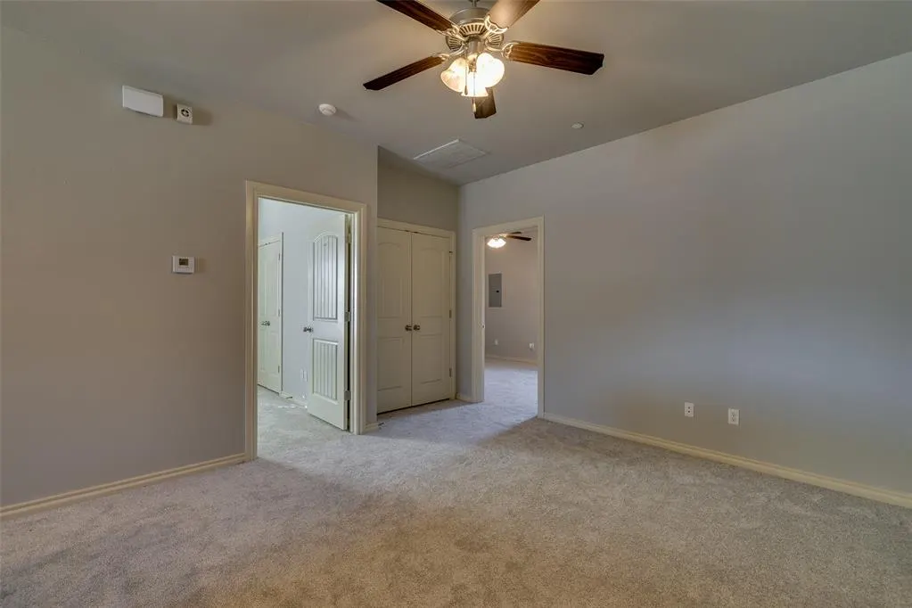 Photo 12 — 927 SW 92nd Street, Oklahoma City, OK 73139