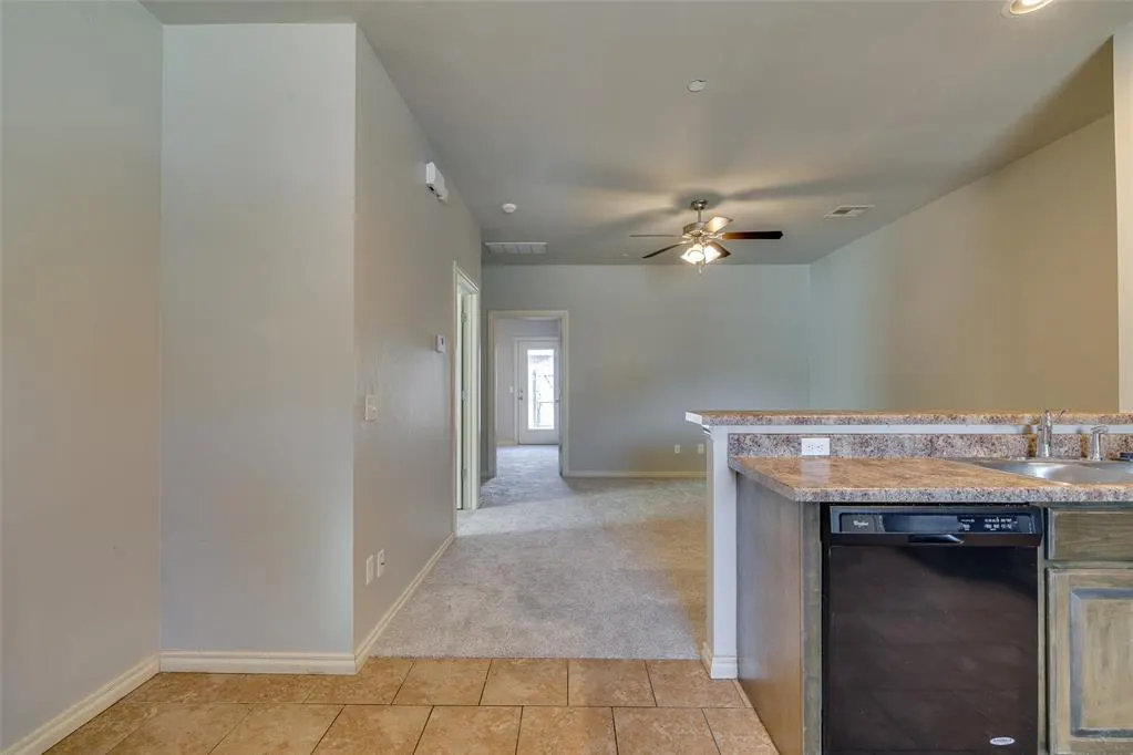 Photo 13 — 927 SW 92nd Street, Oklahoma City, OK 73139