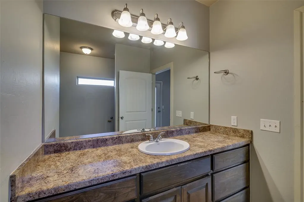 Photo 31 — 927 SW 92nd Street, Oklahoma City, OK 73139