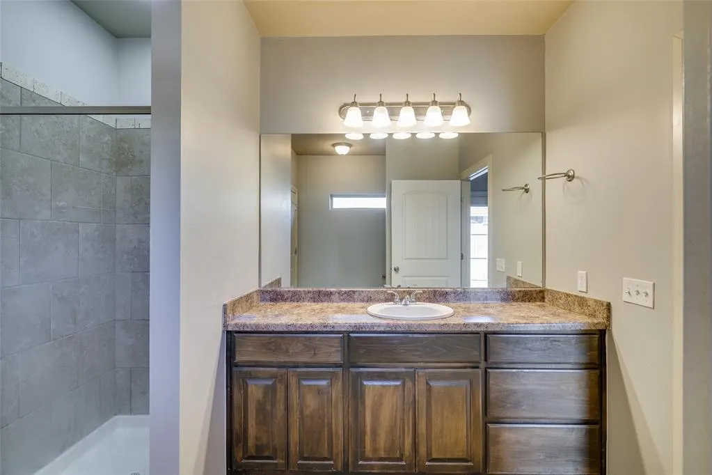 Photo 32 — 927 SW 92nd Street, Oklahoma City, OK 73139