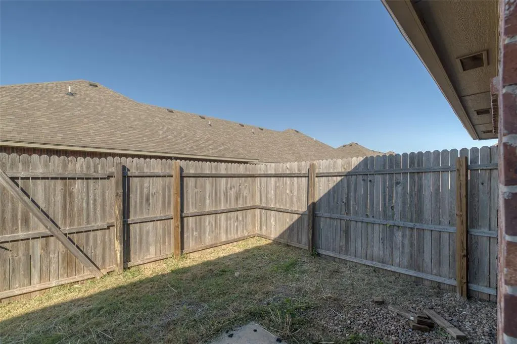 Photo 37 — 927 SW 92nd Street, Oklahoma City, OK 73139