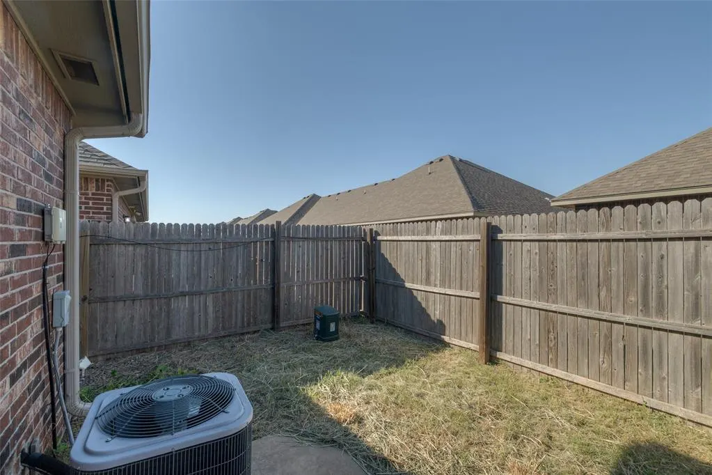 Photo 38 — 927 SW 92nd Street, Oklahoma City, OK 73139