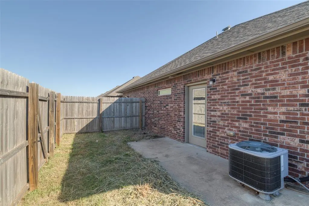 Photo 39 — 927 SW 92nd Street, Oklahoma City, OK 73139
