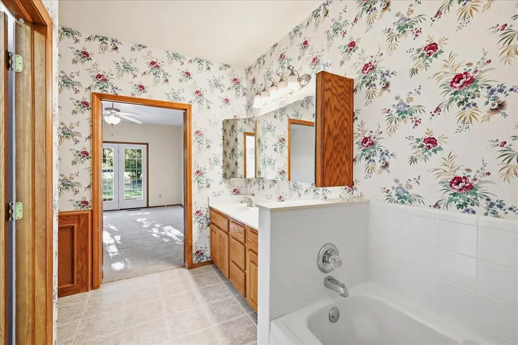 Photo 9 — 11528 NW 117th Court, Yukon, OK 73099