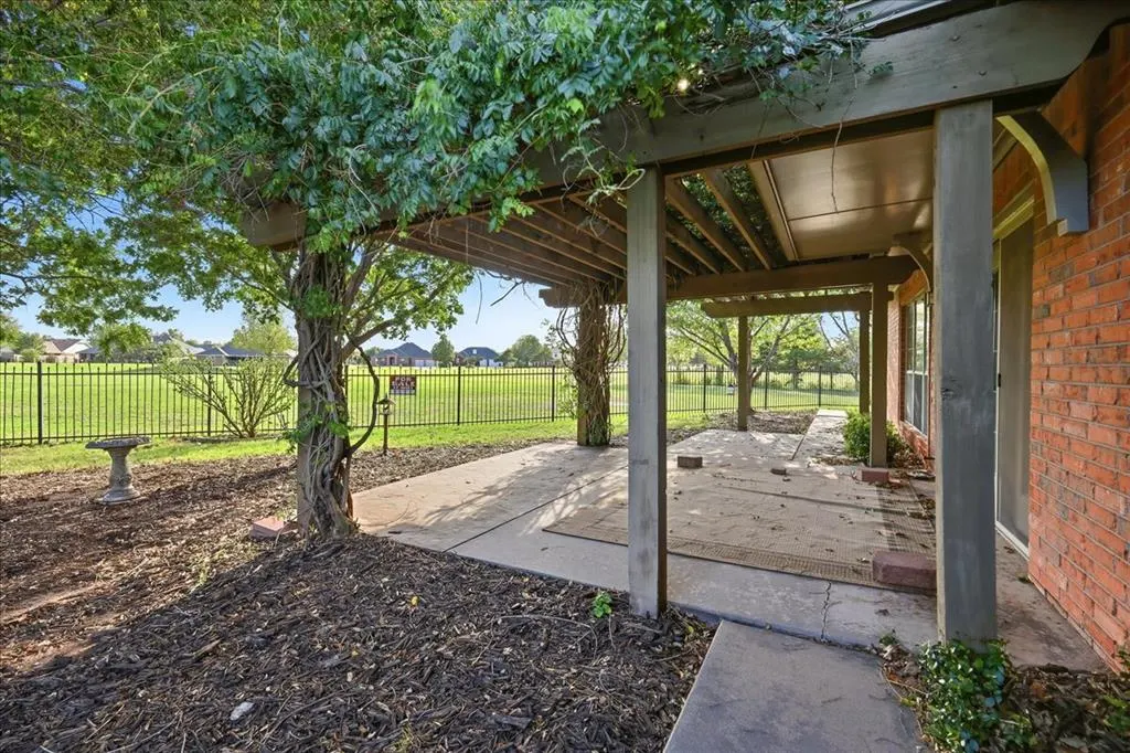 Photo 12 — 11528 NW 117th Court, Yukon, OK 73099