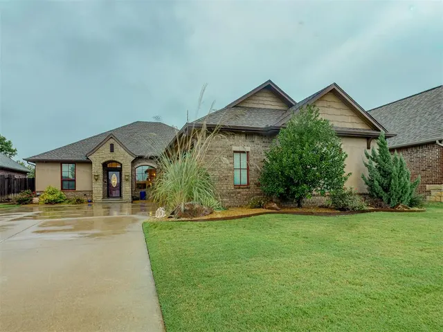 Photo 2 — 4021 Slater Drive, Moore, OK 73071