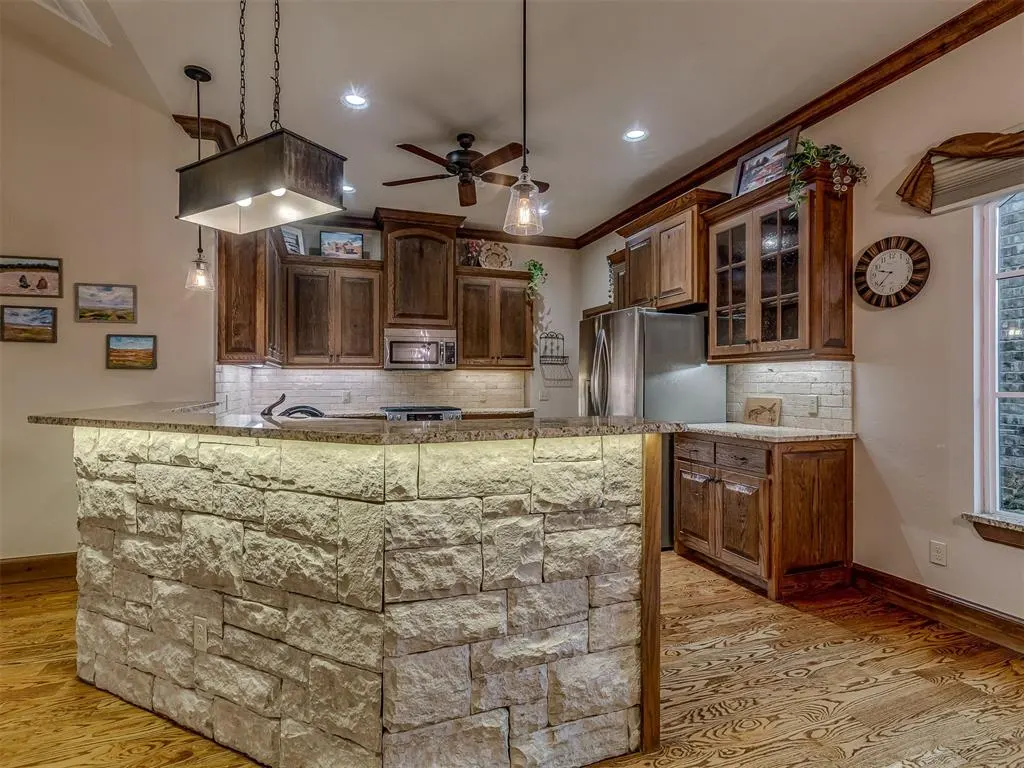 Photo 11 — 4021 Slater Drive, Moore, OK 73071