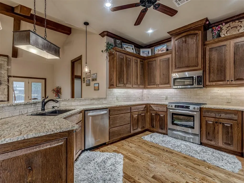 Photo 12 — 4021 Slater Drive, Moore, OK 73071