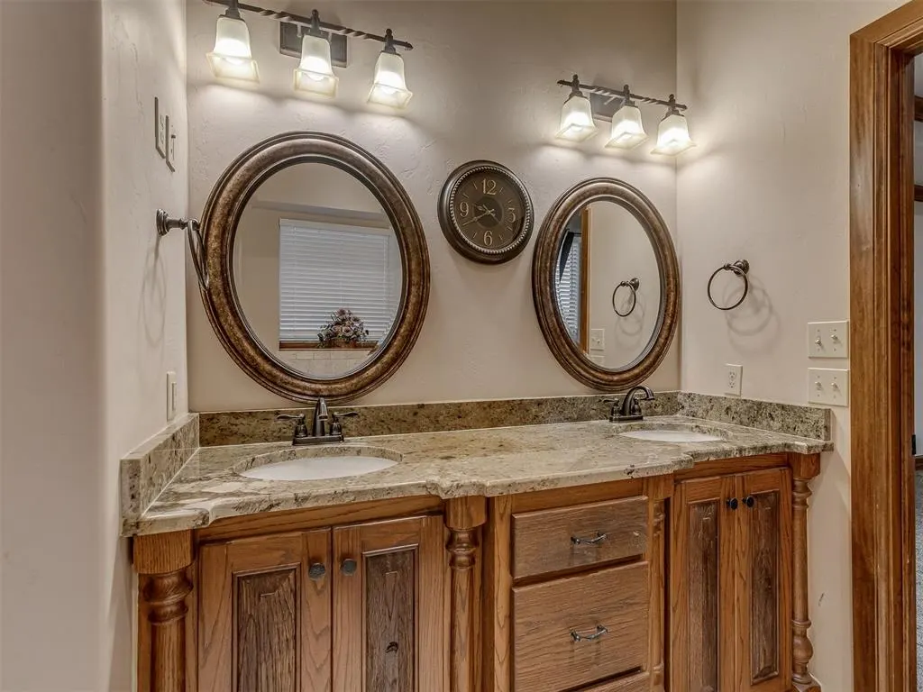 Photo 19 — 4021 Slater Drive, Moore, OK 73071