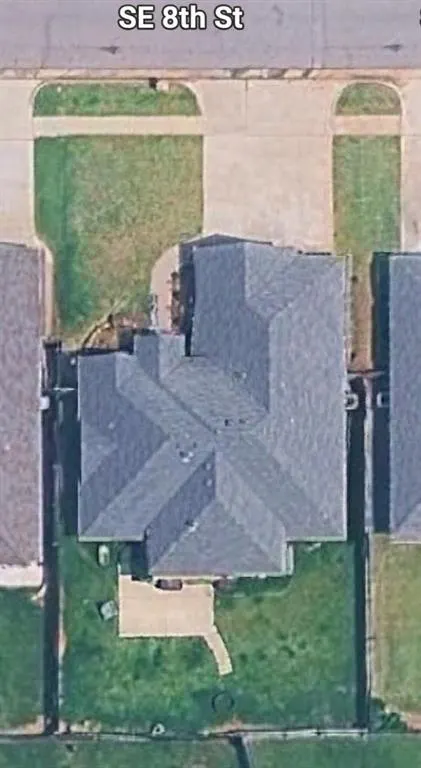 Photo 3 — 2612 SE 8th Street, Moore, OK 73160