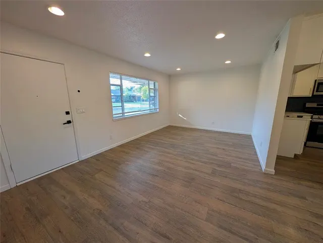 Photo 2 — 1619 Carlisle Court, Oklahoma City, OK 73120