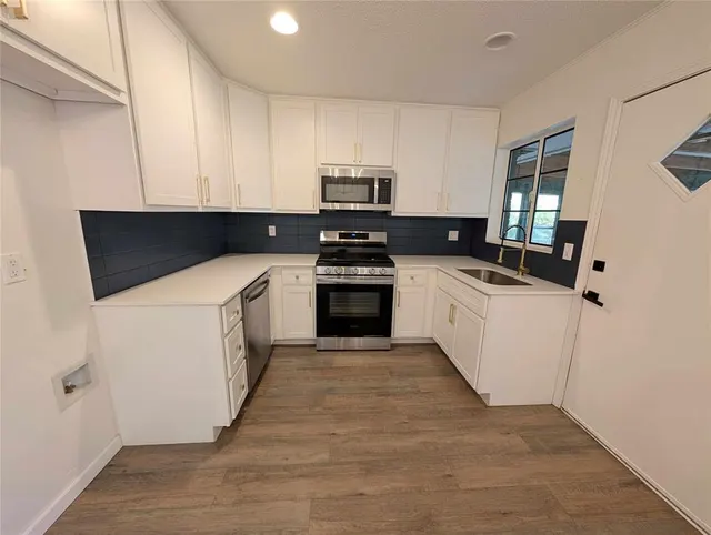Photo 7 — 1619 Carlisle Court, Oklahoma City, OK 73120