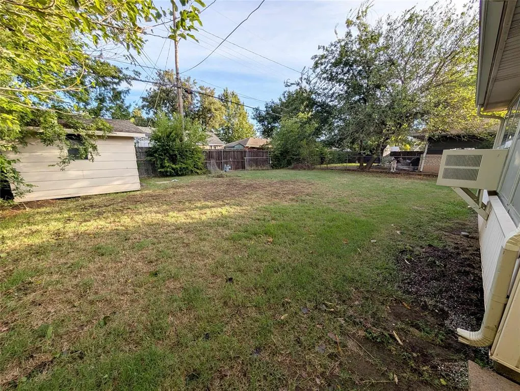Photo 13 — 1619 Carlisle Court, Oklahoma City, OK 73120