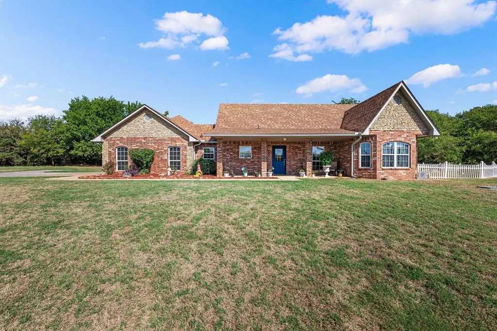 Front exterior — 350 Huntington, Guthrie, OK 73044