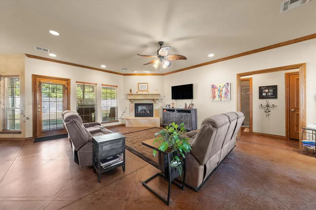 Photo 8 — 350 Huntington, Guthrie, OK 73044