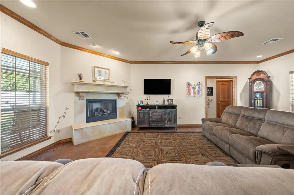 Photo 9 — 350 Huntington, Guthrie, OK 73044