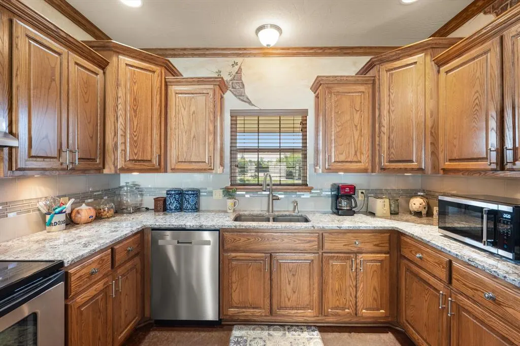 Photo 21 — 350 Huntington, Guthrie, OK 73044