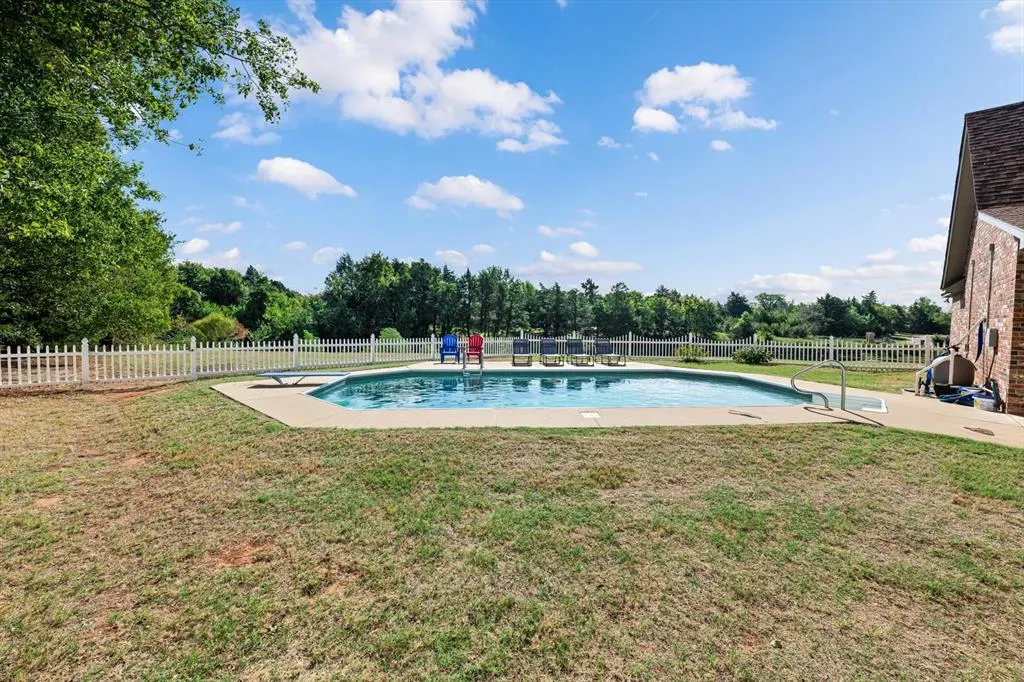 Photo 43 — 350 Huntington, Guthrie, OK 73044