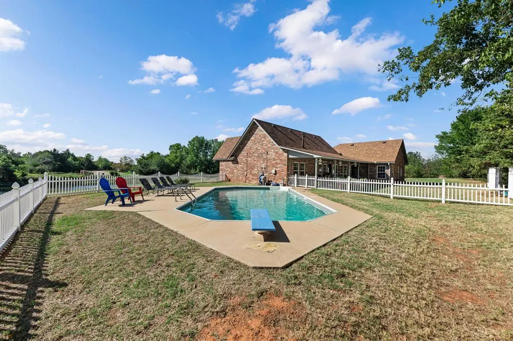 Photo 44 — 350 Huntington, Guthrie, OK 73044