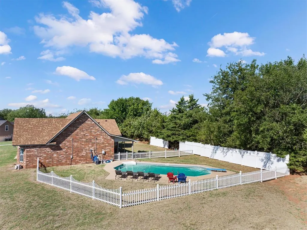 Photo 46 — 350 Huntington, Guthrie, OK 73044
