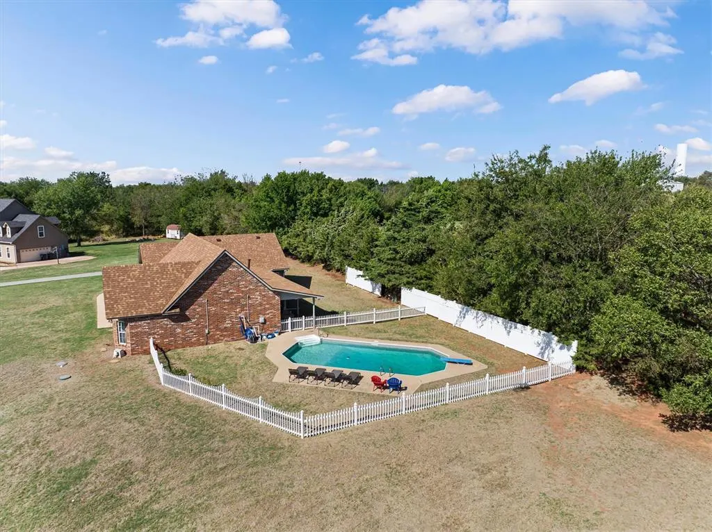 Photo 47 — 350 Huntington, Guthrie, OK 73044