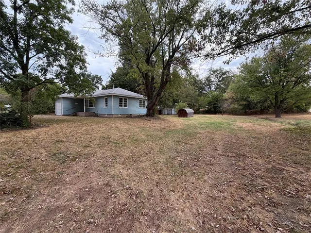 Photo 2 — 305 N Florence Avenue, Shawnee, OK 74801