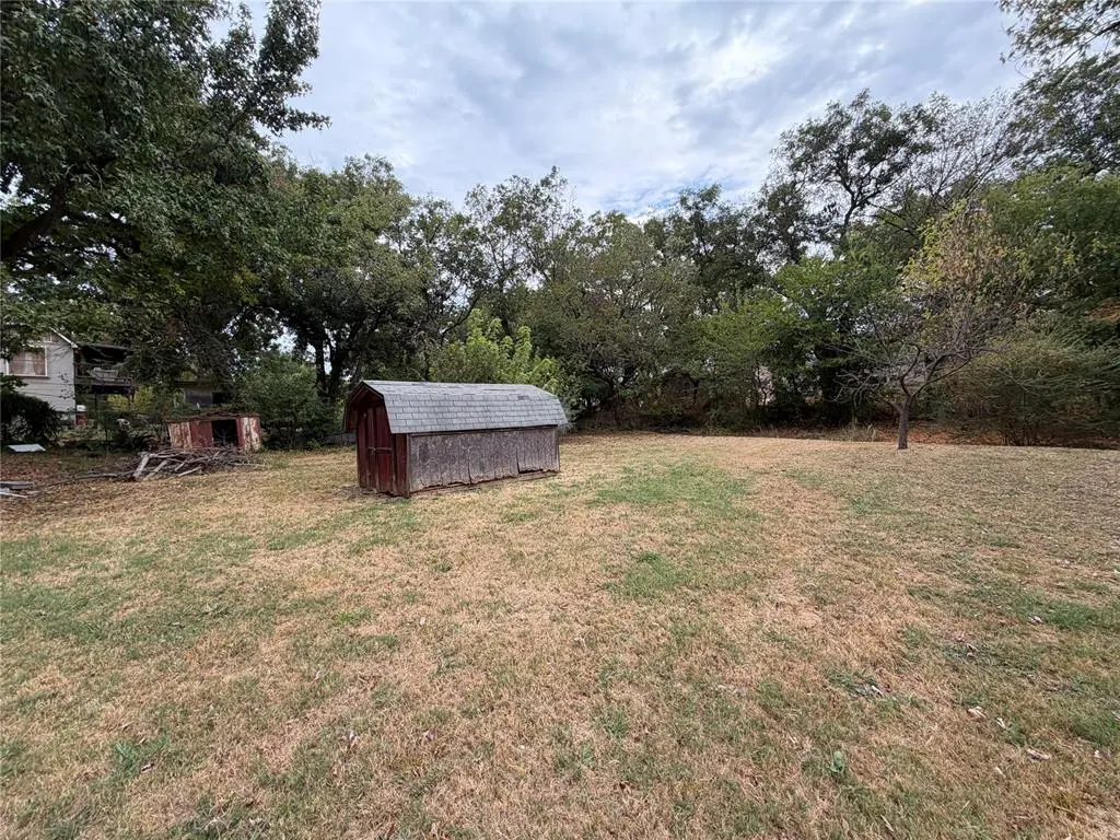 Photo 5 — 305 N Florence Avenue, Shawnee, OK 74801