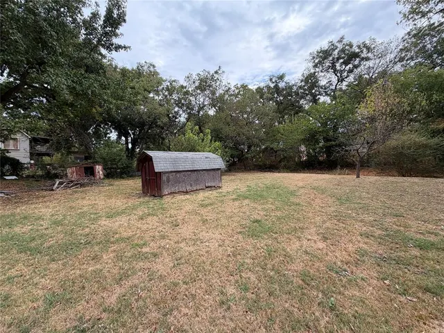 Photo 5 — 305 N Florence Avenue, Shawnee, OK 74801