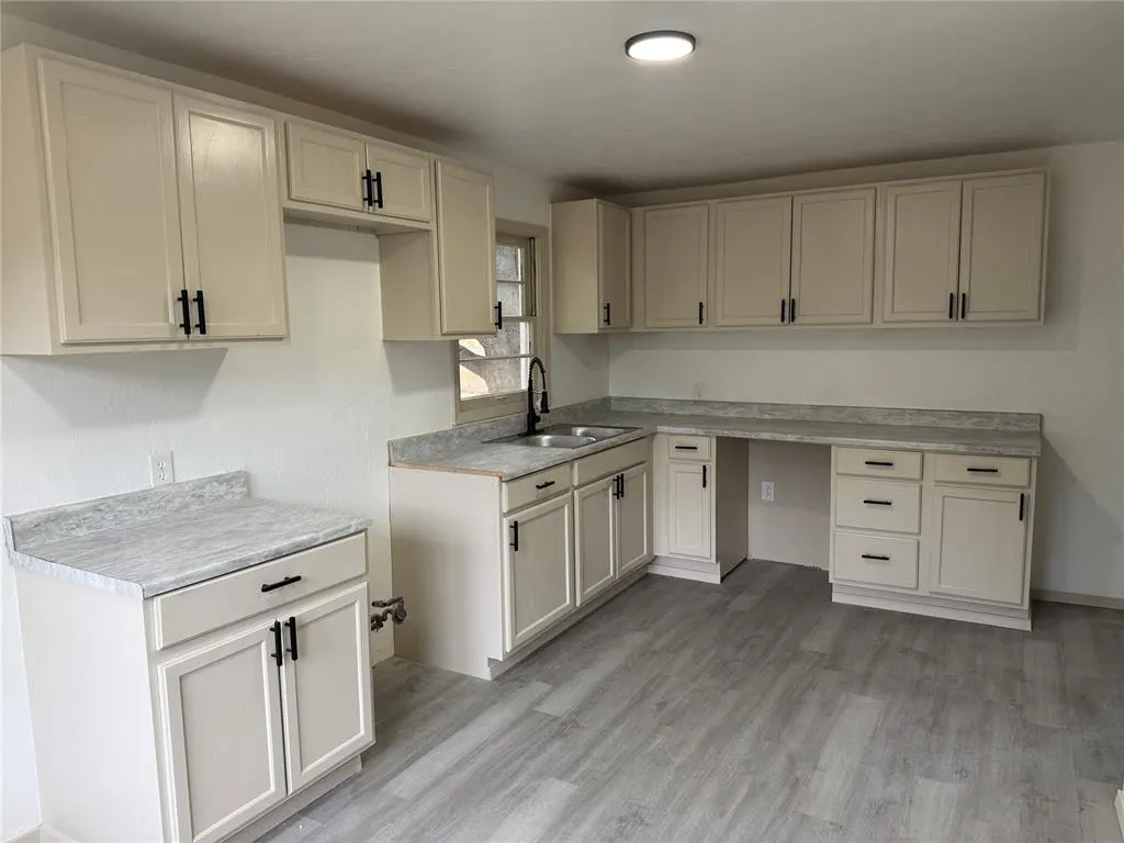 Photo 8 — 305 N Florence Avenue, Shawnee, OK 74801