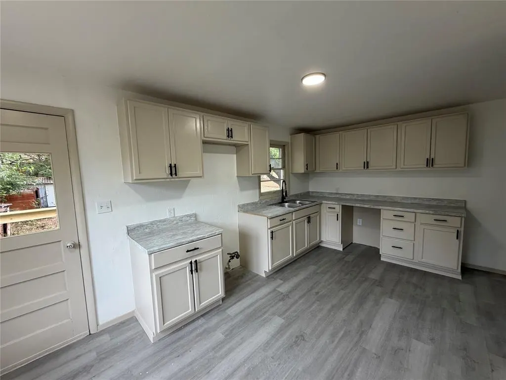 Photo 9 — 305 N Florence Avenue, Shawnee, OK 74801