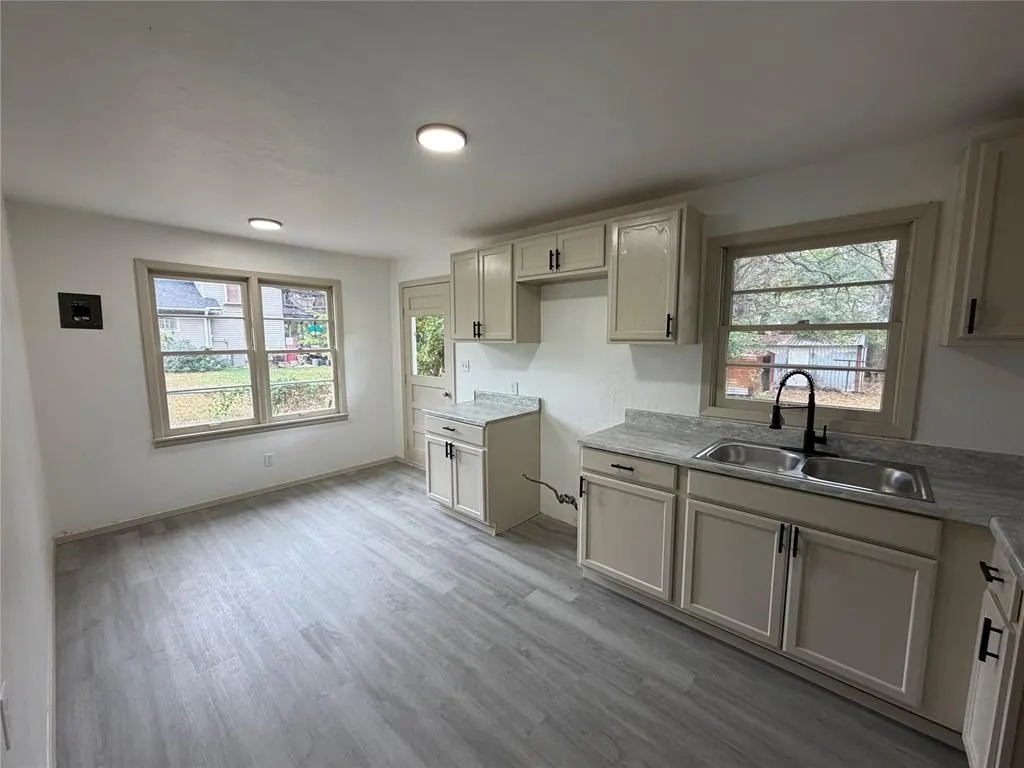 Photo 10 — 305 N Florence Avenue, Shawnee, OK 74801