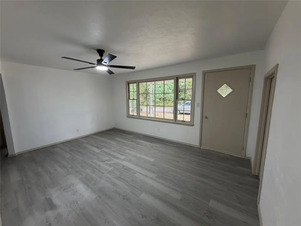 Photo 12 — 305 N Florence Avenue, Shawnee, OK 74801