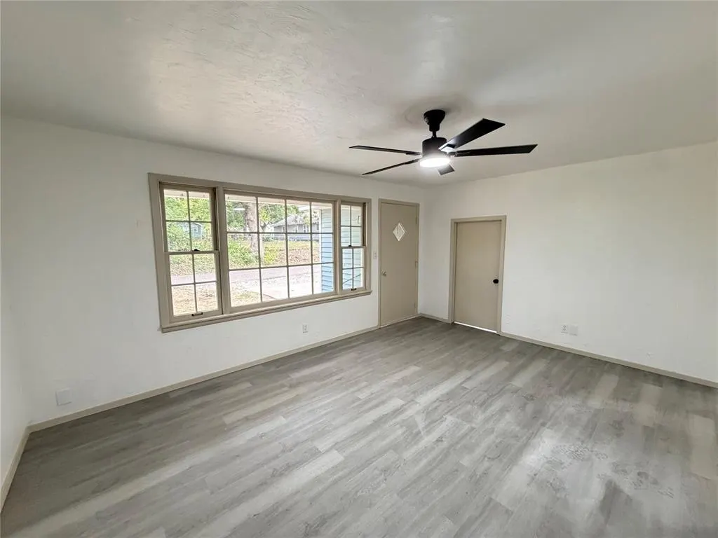 Photo 14 — 305 N Florence Avenue, Shawnee, OK 74801