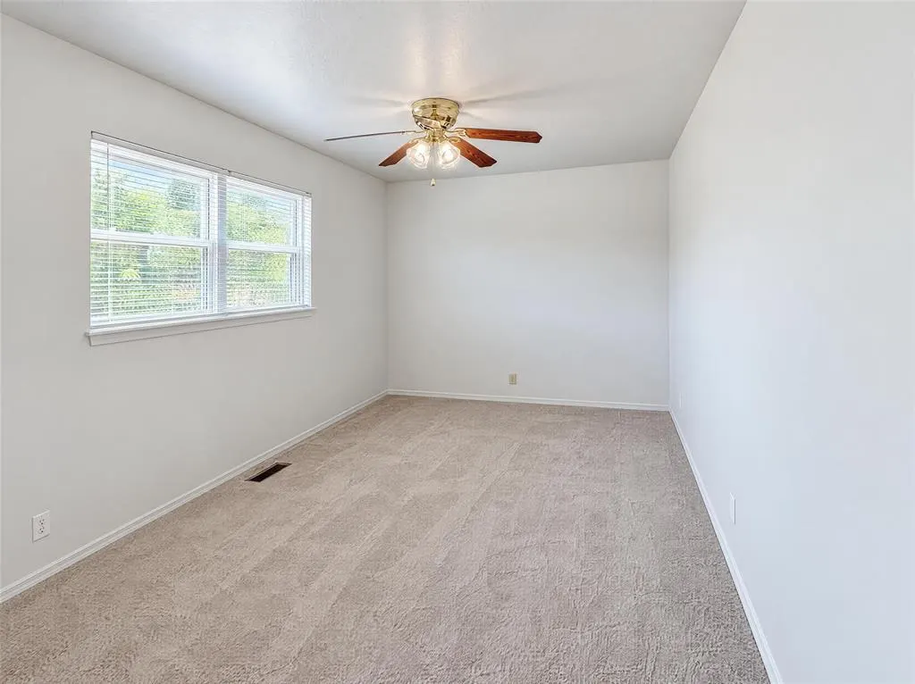 Photo 16 — 2500 NW 109th Street, Oklahoma City, OK 73120