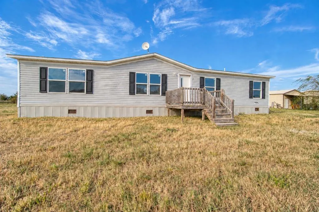 Photo 4 — 215 Cale Lane, Calera, OK 74730
