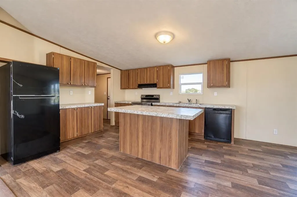 Photo 10 — 215 Cale Lane, Calera, OK 74730