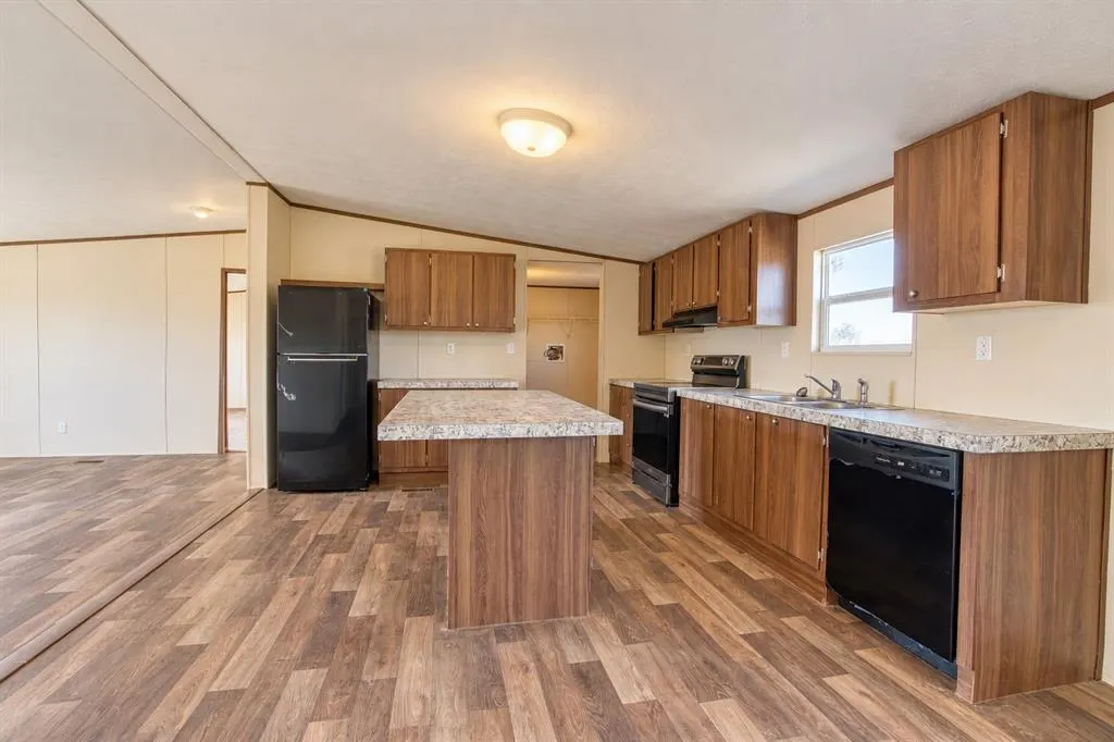 Photo 12 — 215 Cale Lane, Calera, OK 74730