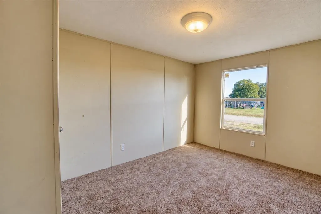 Photo 21 — 215 Cale Lane, Calera, OK 74730