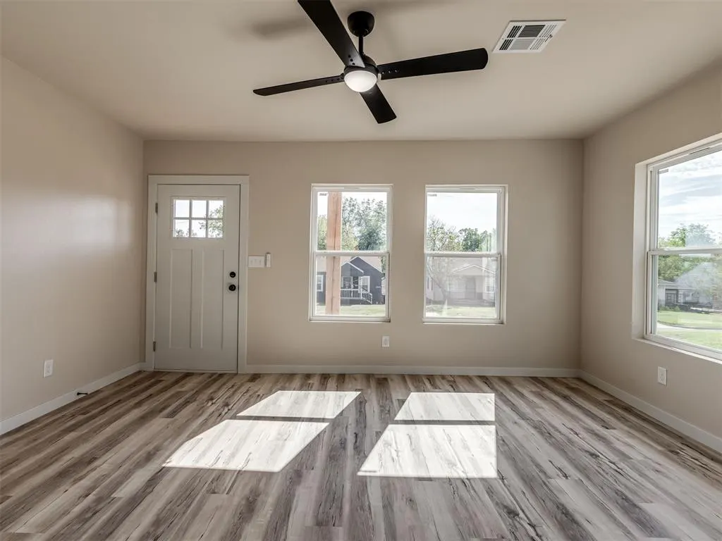 Photo 6 — 2525 NE 14th Street, Oklahoma City, OK 73117