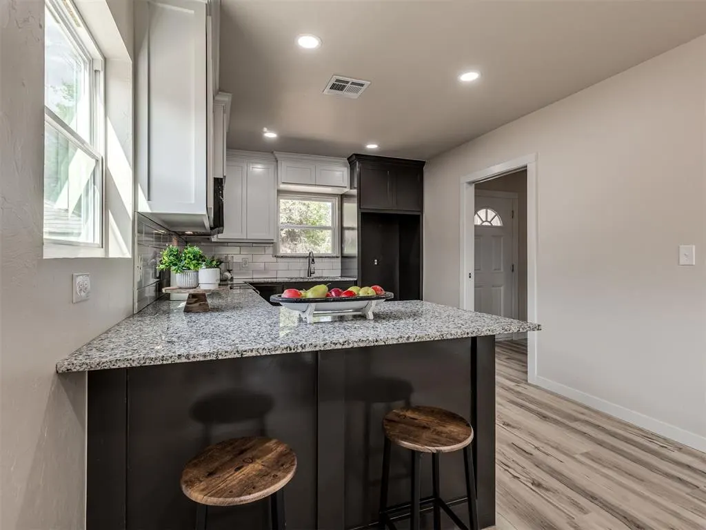 Photo 14 — 2525 NE 14th Street, Oklahoma City, OK 73117