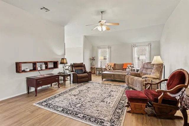 Photo 5 — 720 N Shadowhill Street, Norman, OK 73071