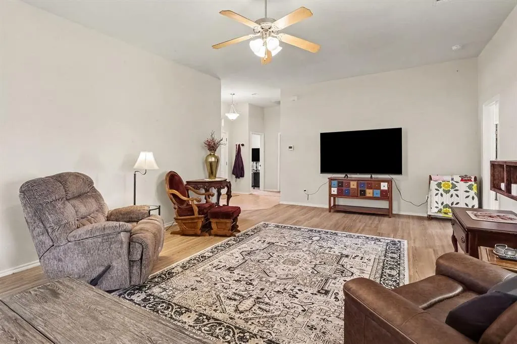 Photo 7 — 720 N Shadowhill Street, Norman, OK 73071